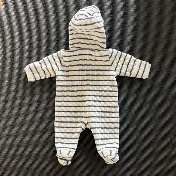 Baby Snowsuits Buntings set of 2 size 0-3/Newborn girls Nordstrom and H&M - Picture 4 of 8